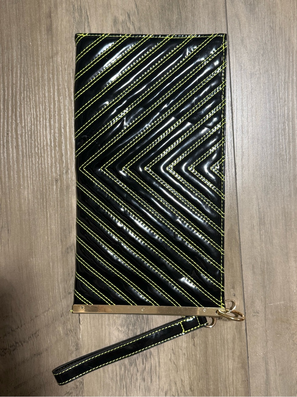 Black Patent Faux Leather Wristlet Clutch Neon Chevron Stitching Gold Hardware - Picture 3 of 8